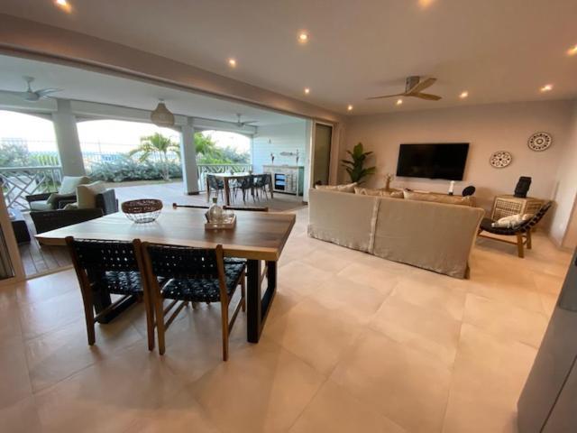 Princess Mahault - Beachfront - Orient Bay - Luxury Apartment Экстерьер фото